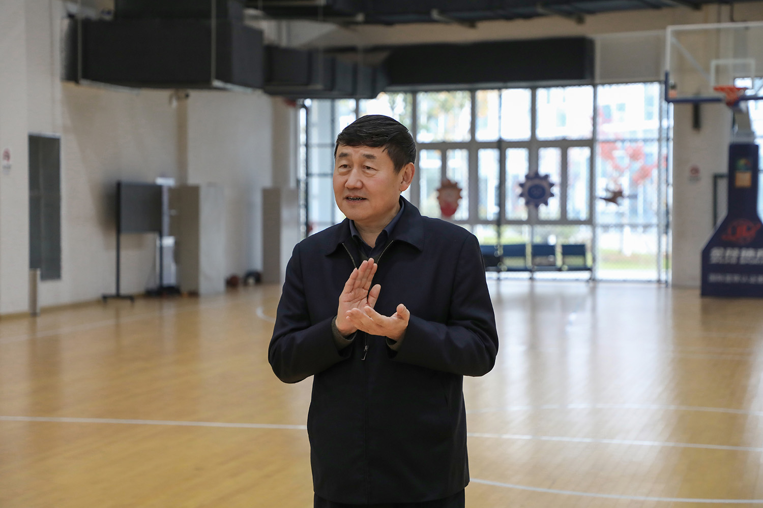 任老师开幕.jpg 任老师开幕.jpg