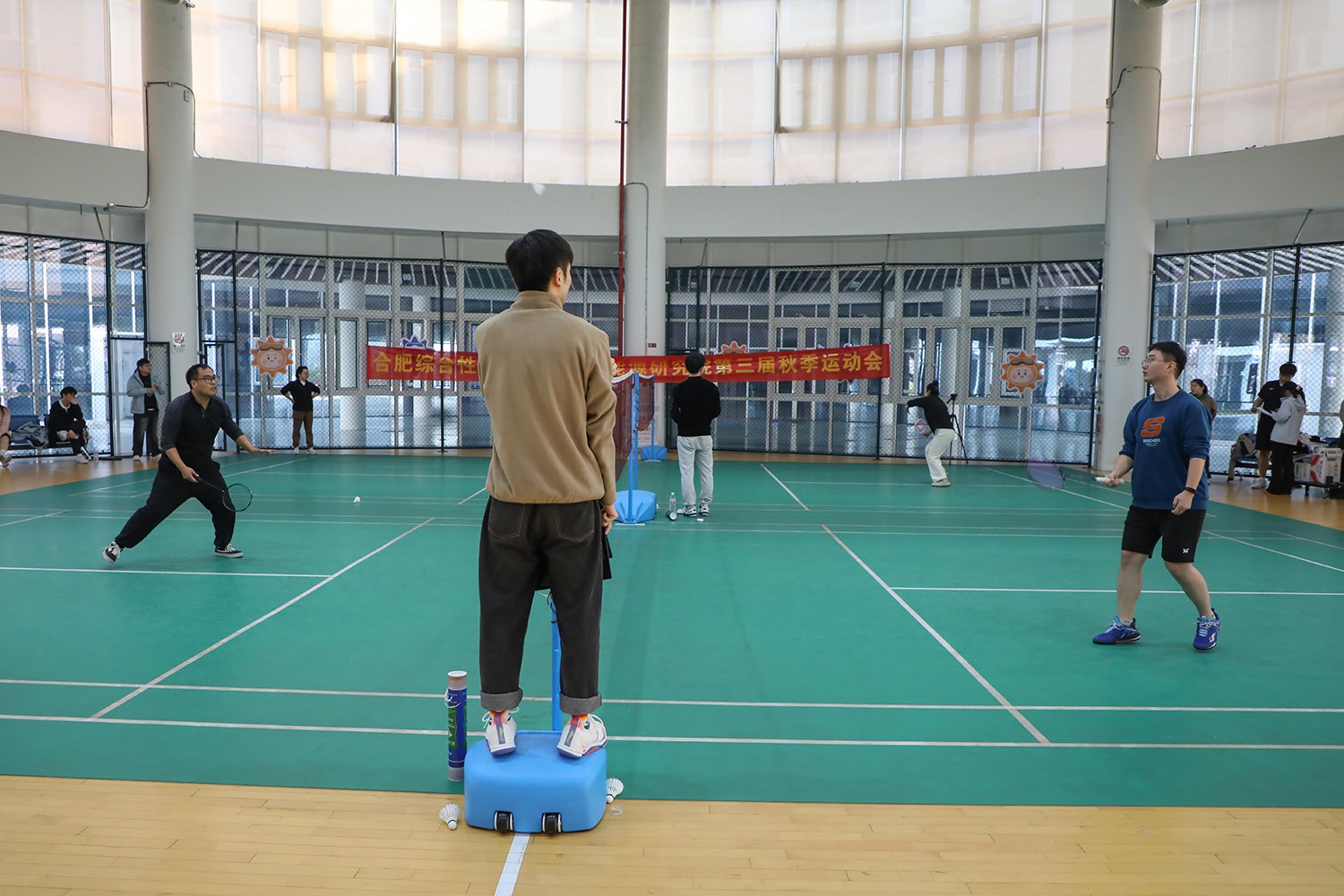 羽毛球现场.jpg