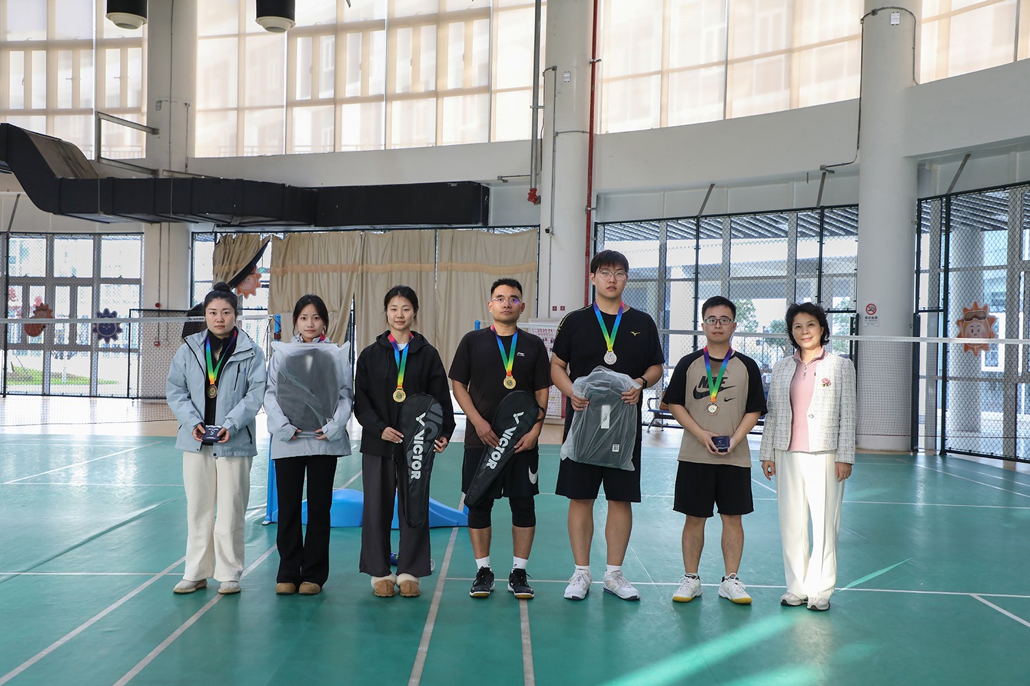 羽毛球颁奖.jpg