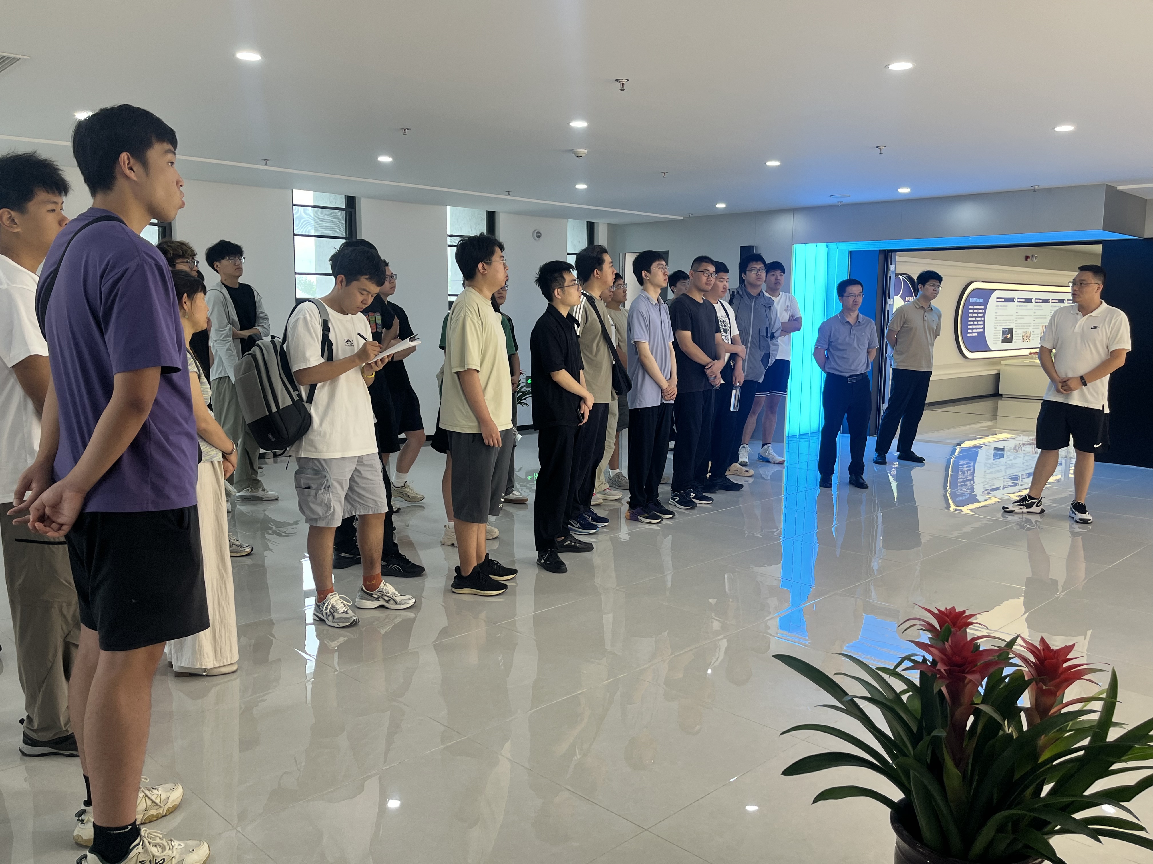 西安交通大学夏令营师生来院研学