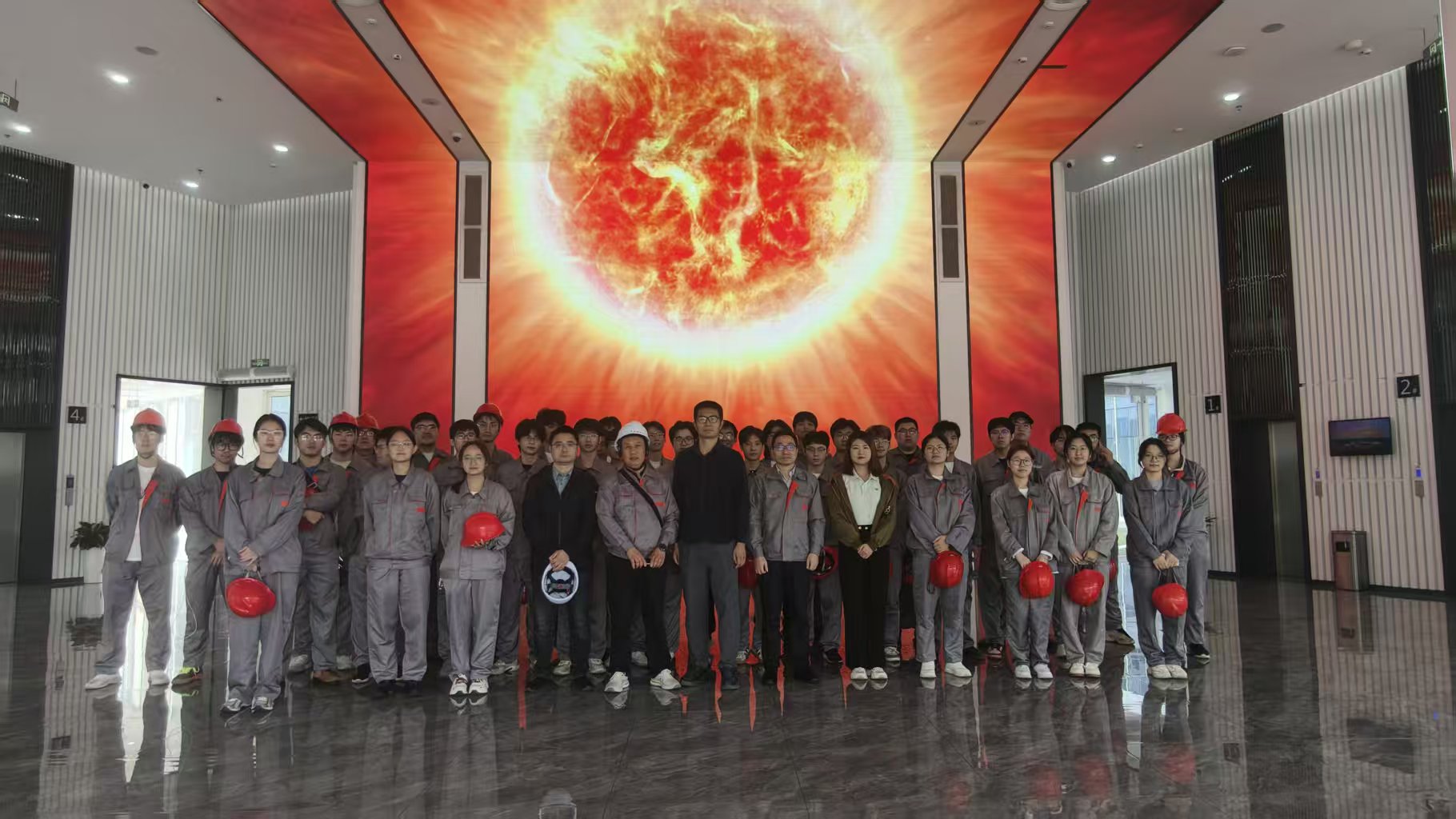 安徽工业大学39名师生来能源研究院参观交流
